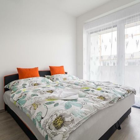 Bpr Chic White Home With Terrace & A/C & Garage Budapesta Exterior foto