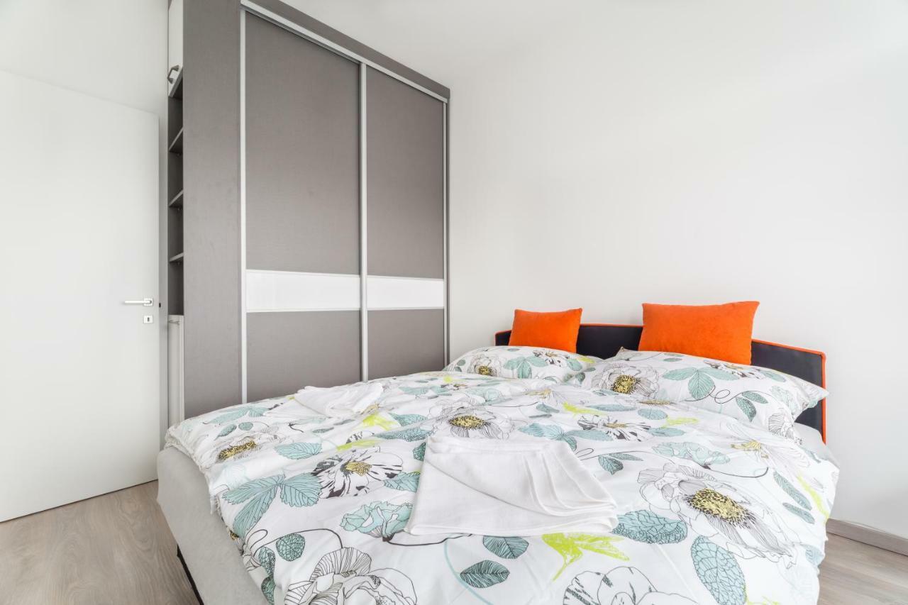 Bpr Chic White Home With Terrace & A/C & Garage Budapesta Exterior foto