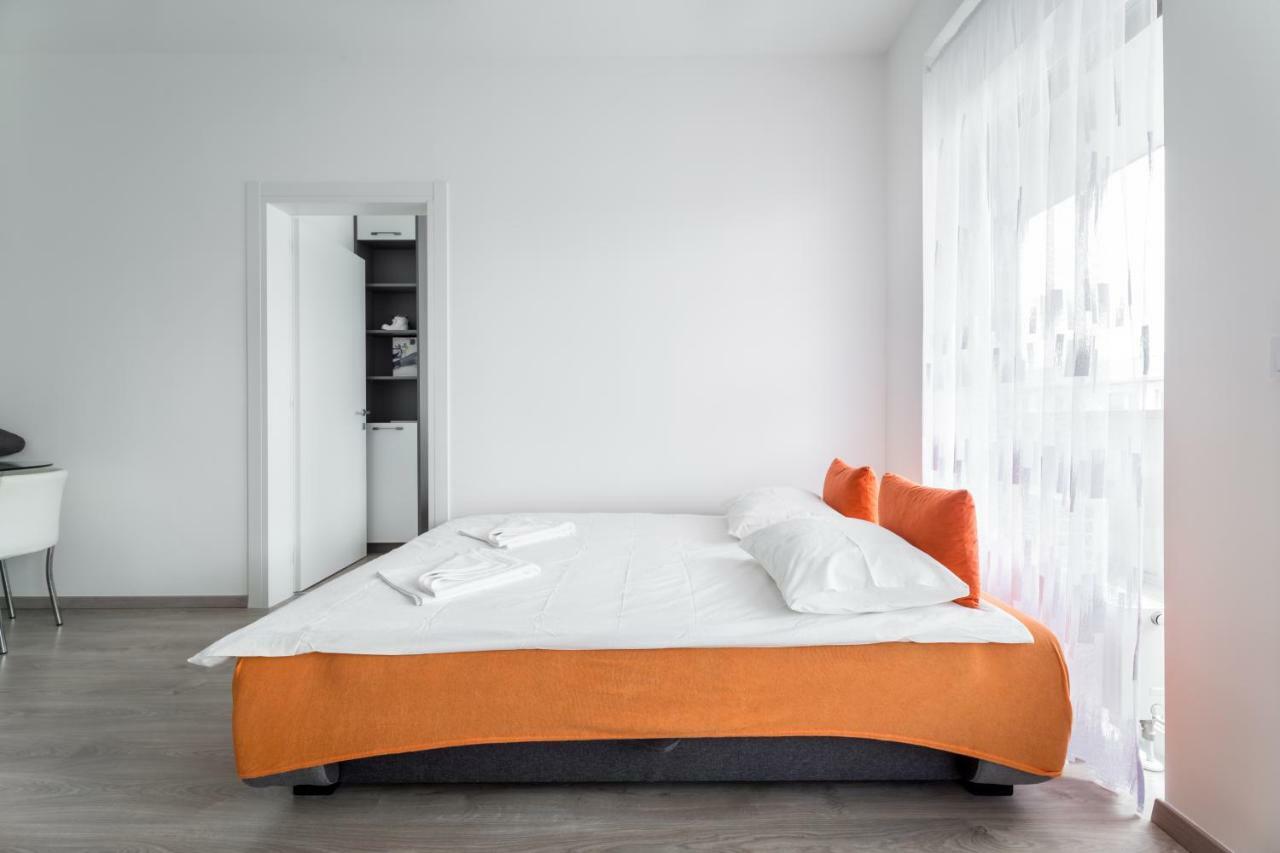 Bpr Chic White Home With Terrace & A/C & Garage Budapesta Exterior foto